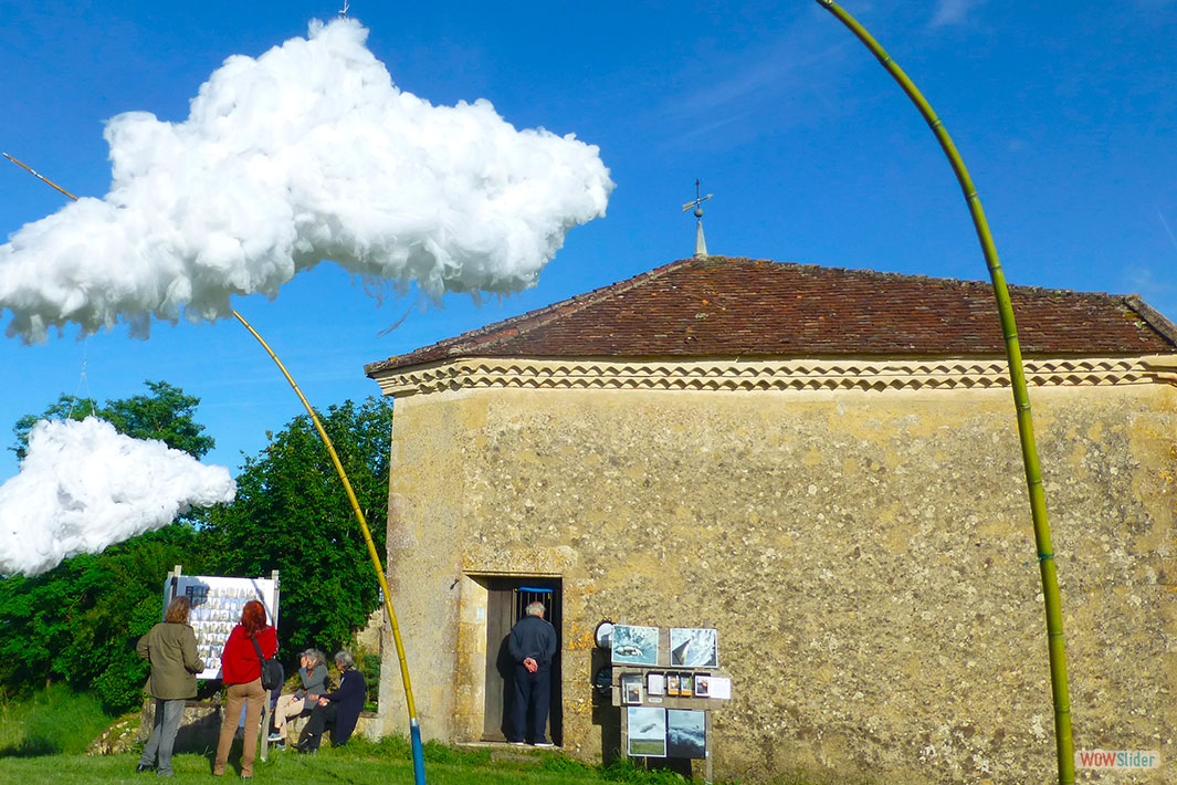 45-Coup d'oeil vers le pigeonnier