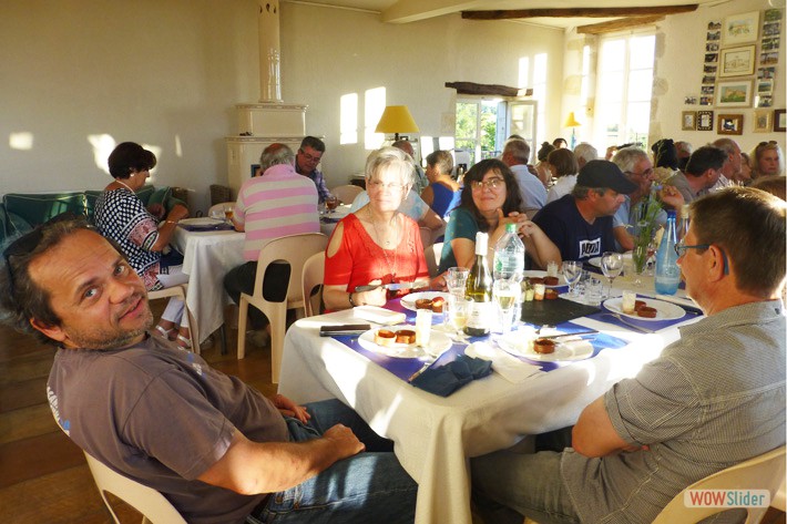 38-Au resto du village